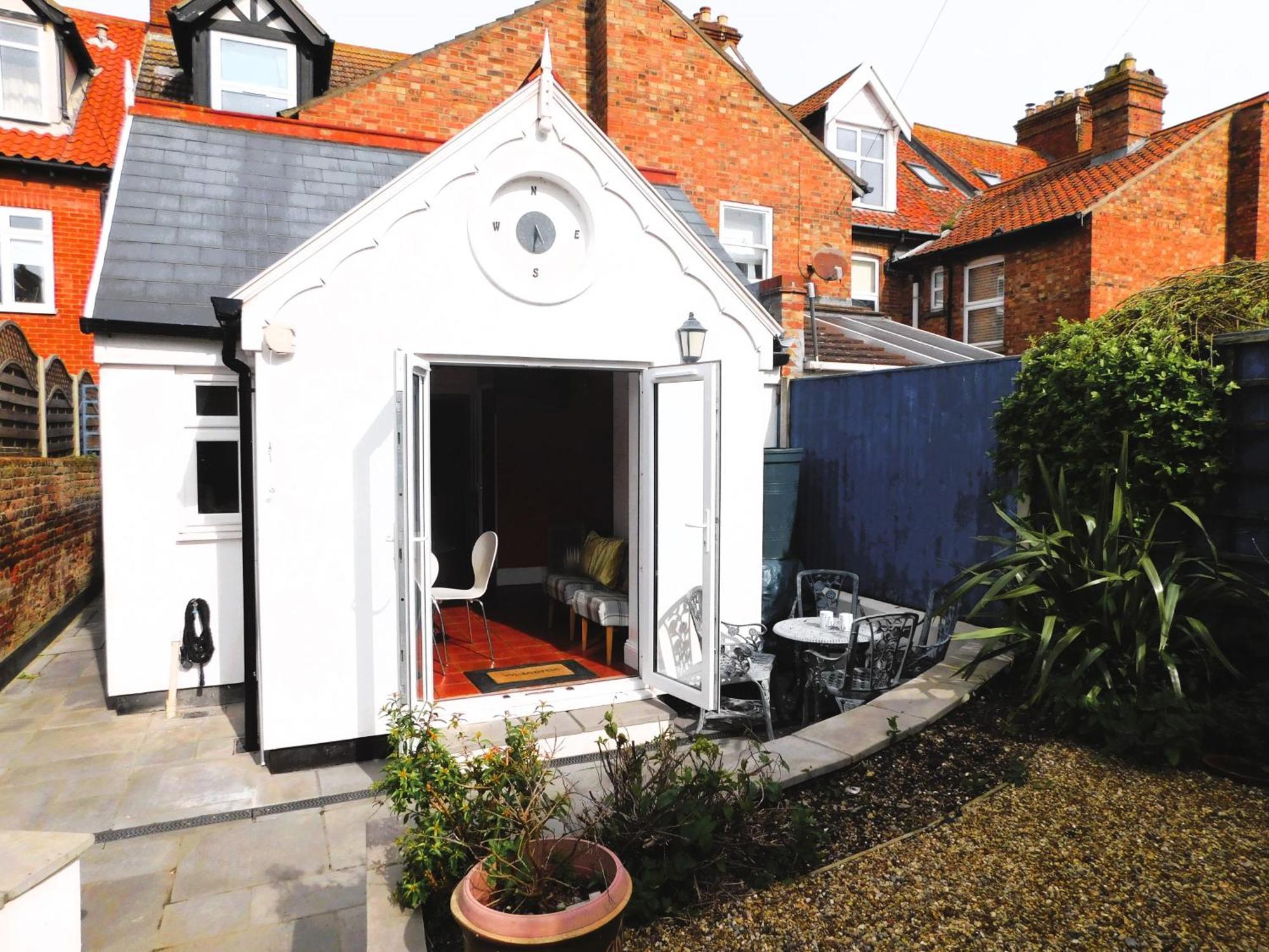 Salty Towers Sheringham Exterior foto